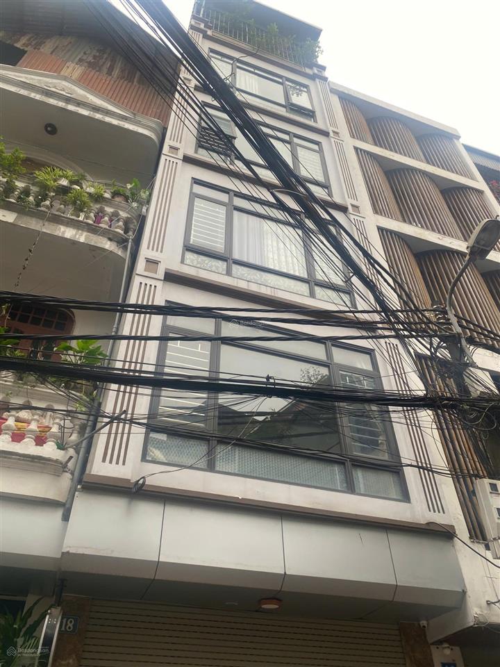 Cho thuê nhà hoàng cầu dt 80m2x5t, mt 4,5m thông sàn, đồ cơ bản, giá 25tr/tháng