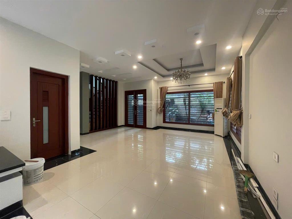Cho thuê nhà mới tại nguyễn xiển  đại kim 68m2 x 4 tầng, mt 5,5m,thông sàn, thang máy, giá 31tr/th