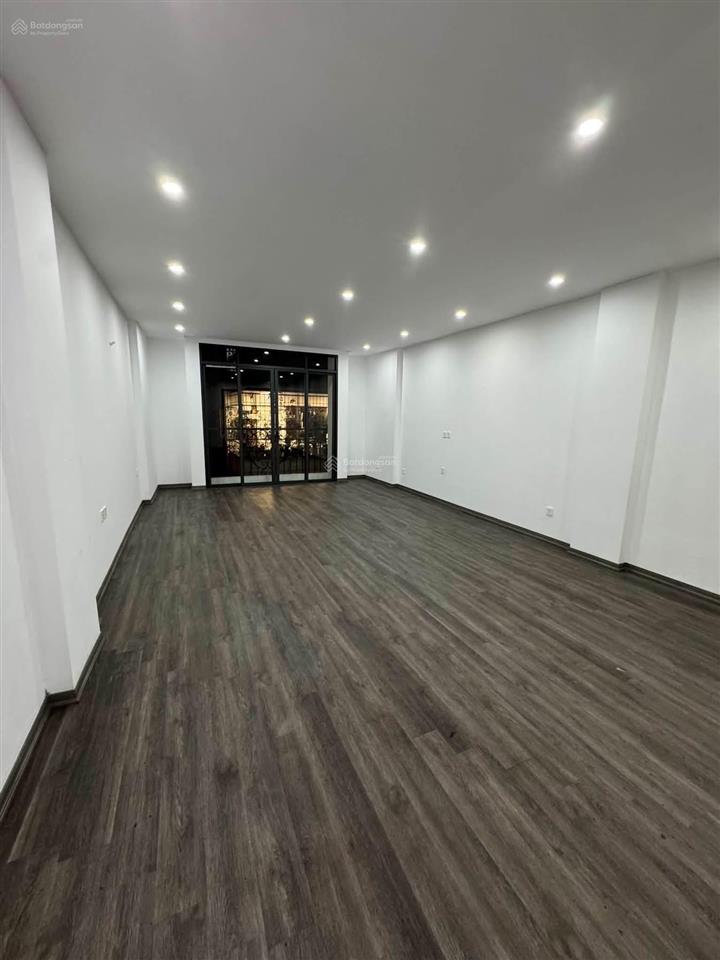 Cho thuê gấp nhà riêng 65m2x6t, mt 5m, thông sàn, thang máy tại trần quý kiên, 24 triệu vnd