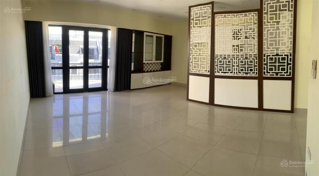 Cho thuê biệt thự phố nguyễn thị định, quận cầu giấy. dt 120m2 4 tầng mt 12m giá 45tr/tháng