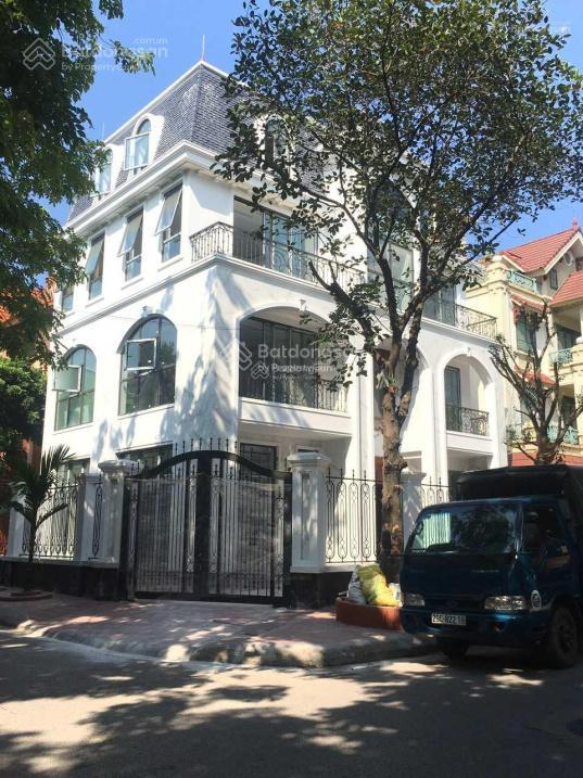 Cho thuê biệt thự phố nguyễn thị định, quận cầu giấy. dt 120m2 4 tầng mt 12m giá 45tr/tháng