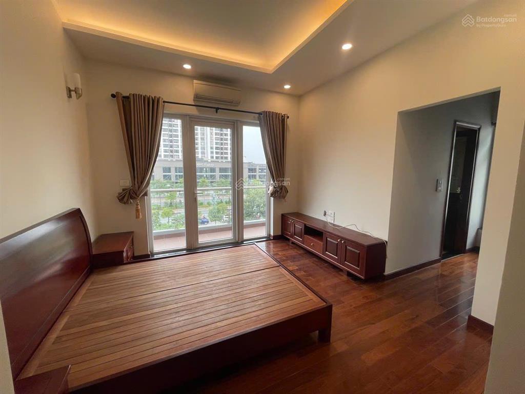Cho thuê nhà tại đại kim 68m2 x 4 tầng, mt 5,5m, đồ cơ bản, thông sàn, thang máy, giá 31tr/th