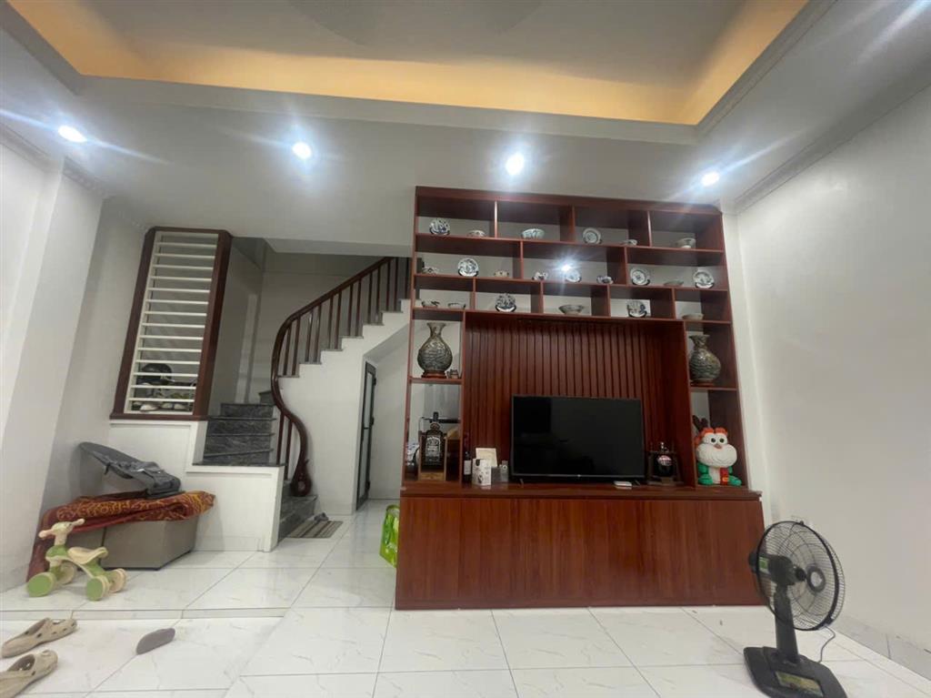 GẤP CHÍNH CHỦ CẦN TIỀN CẮT LỖ BÁN GẤP CĂN NHÀ PHỐ ĐẠI CÁT DT 30 M2 X 5 TẦNG NHỈNH 5 TỶ Ô