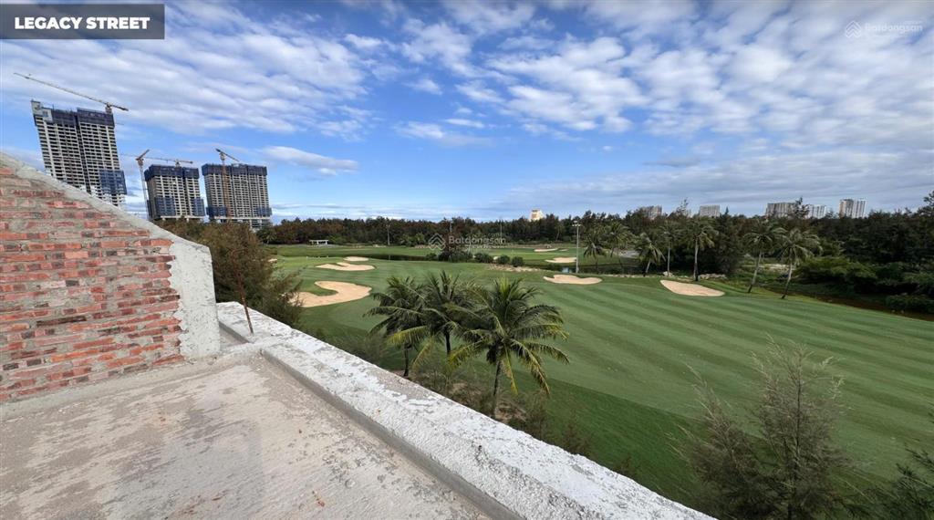 Siêu phẩm biệt thự sổ lâu dài cạnh sân golf 36 hố, cách biển mỹ khê chưa đến 500m, nhận nhà ngay