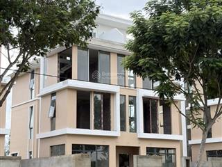 Siêu phẩm biệt thự sổ lâu dài cạnh sân golf 36 hố, cách biển mỹ khê chưa đến 500m, nhận nhà ngay