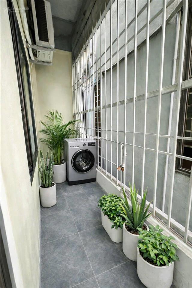 Căn hộ full đồ  35m2 cầu giấy / chính chủ  riêng biệt