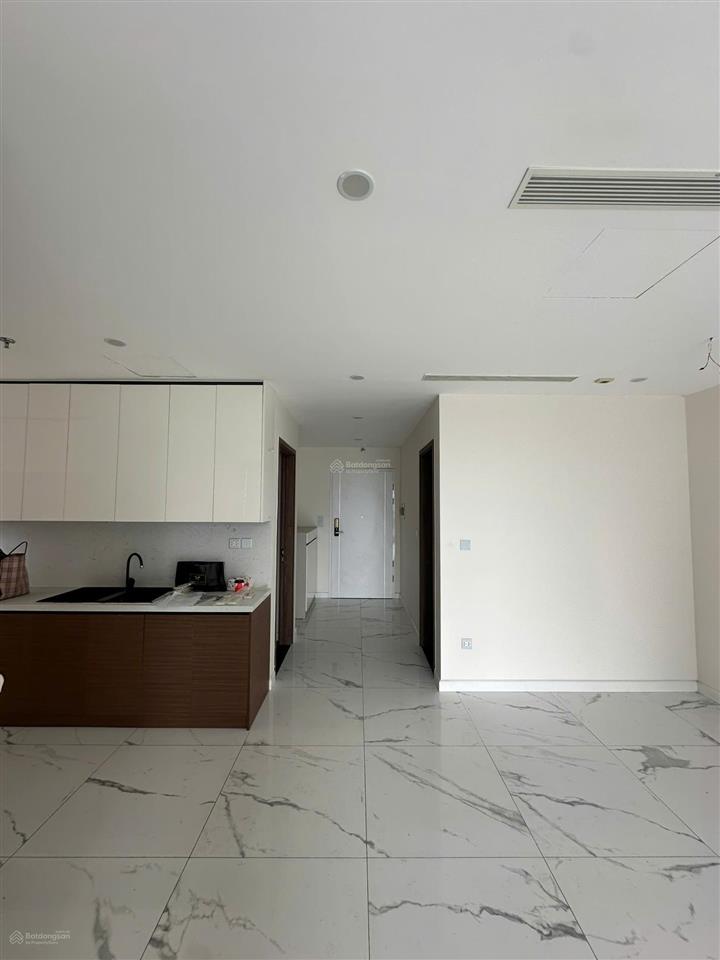 Sunshine city. cho thuê căn 3pn đồ cơ bản. có thể vào ở ngay. giá 18 triệu