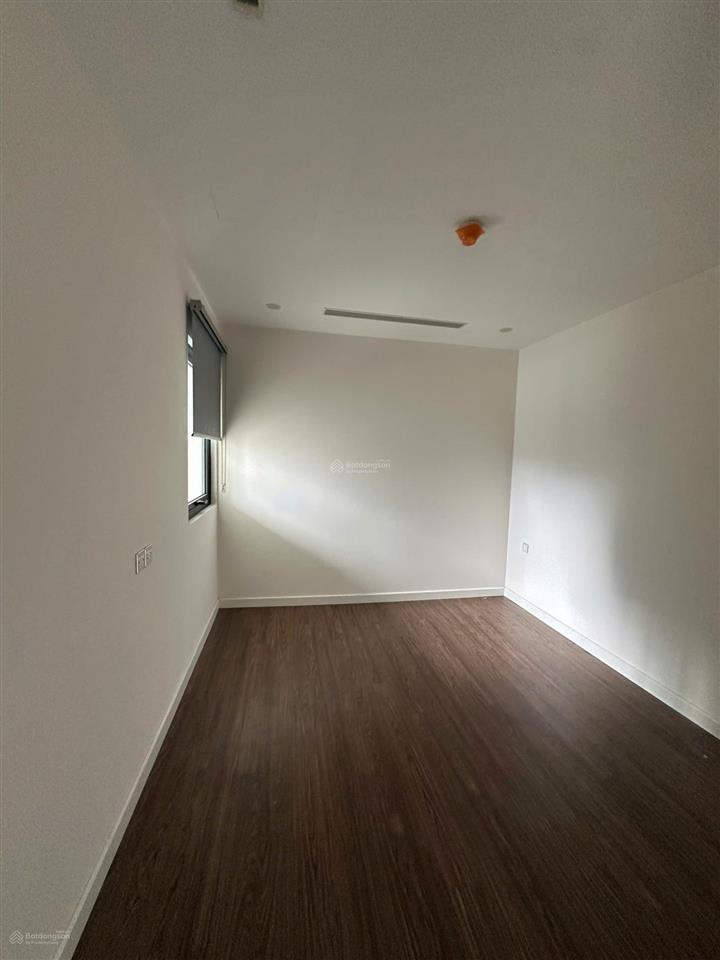 Sunshine city. cho thuê căn 3pn đồ cơ bản. có thể vào ở ngay. giá 18 triệu