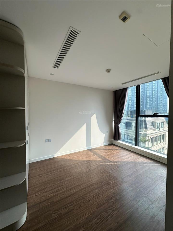 Sunshine city. cho thuê căn 3pn đồ cơ bản. có thể vào ở ngay. giá 18 triệu