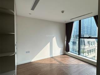 Sunshine city. cho thuê căn 3pn đồ cơ bản. có thể vào ở ngay. giá 18 triệu