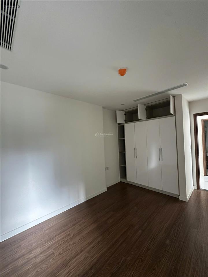 Sunshine city. cho thuê căn 3pn đồ cơ bản. có thể vào ở ngay. giá 18 triệu