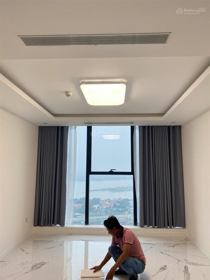 Chủ hàn quốc gửi bán căn 3pn sunshine city  đã có sổ, view sông. giá 12,4 tỷ