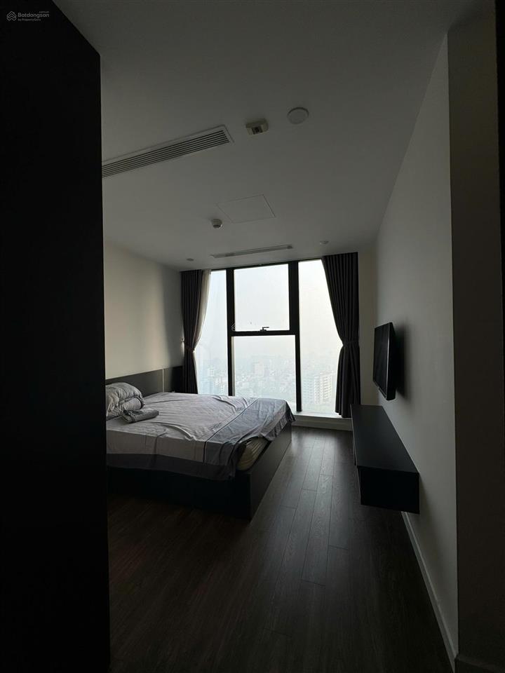 Chính chủ cho thuê căn 3pn view sông. diện tích 105m2. full đồ đẹp. giá 28 triệu