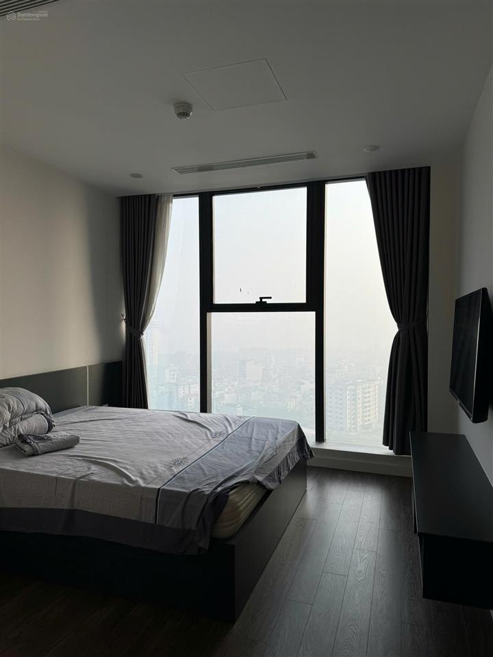 Chính chủ cho thuê căn 3pn view sông. diện tích 105m2. full đồ đẹp. giá 28 triệu