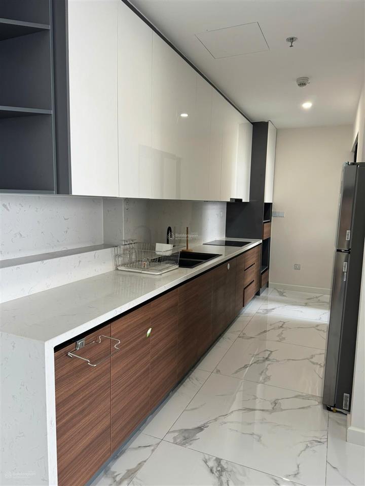 Chính chủ cho thuê căn 3pn view sông. diện tích 105m2. full đồ đẹp. giá 28 triệu