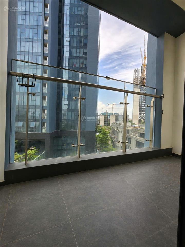 Cho thuê căn 3pn full đồ, 104m2, view công viên ciputra, giá 20tr