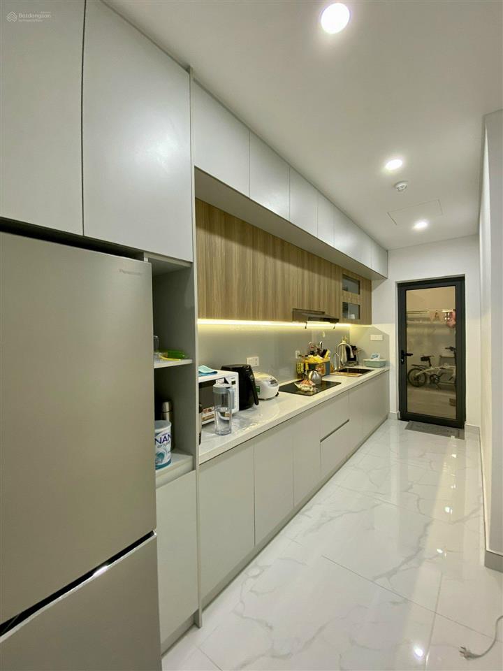 Em cần cho thuê diamond alnata 107m2 3pn nội thất cơ bản giá 20 tr giá tốt còn miễn phí quản lý