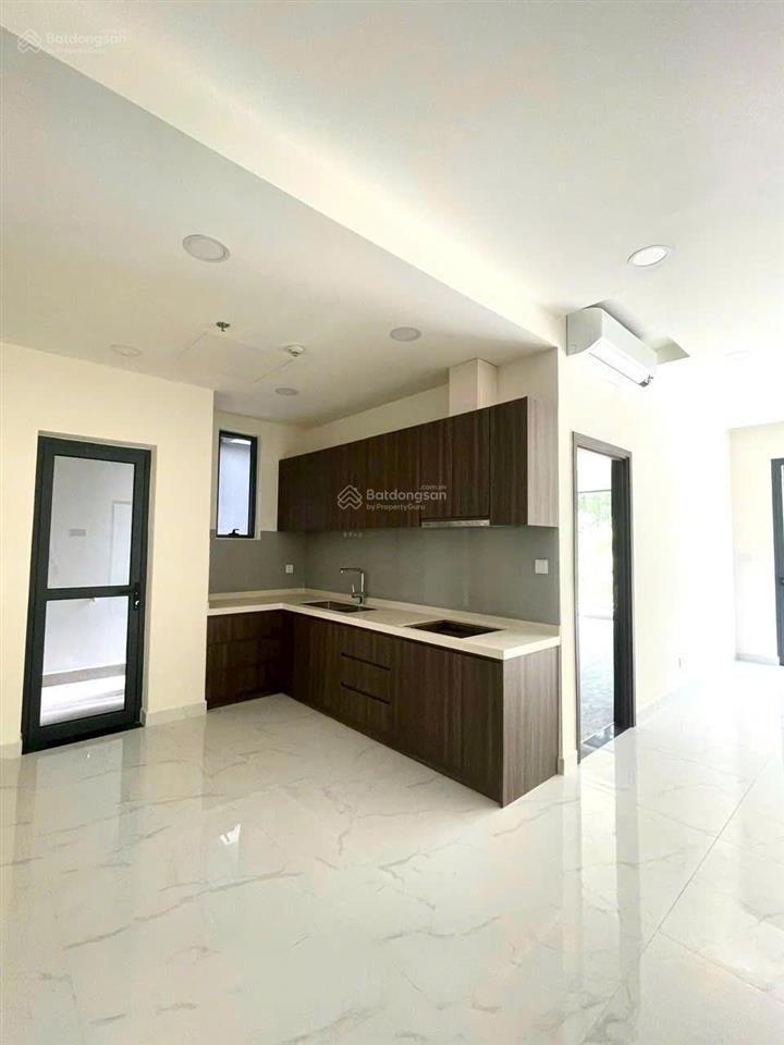 Cho thuê căn hộ diamond centery, 120m2 3pn view nội khu  giá chỉ 20tr/tháng