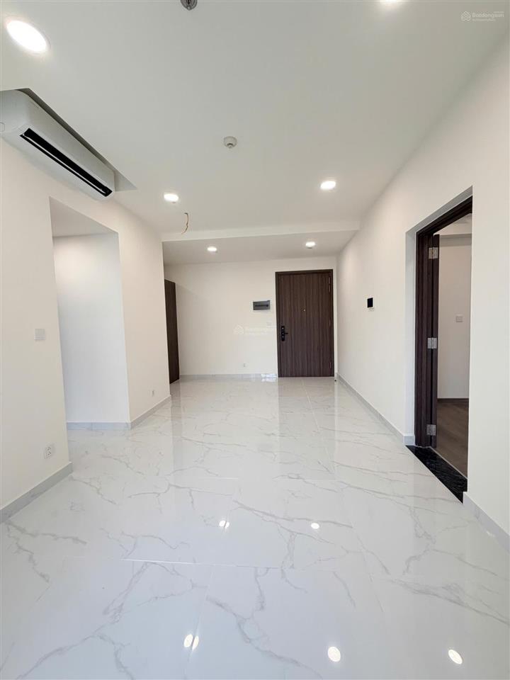 Bán diamond centery 96m2  tặng chỗ đậu xe  full nội thất  8 tỷ bao hết thuế phí có 102