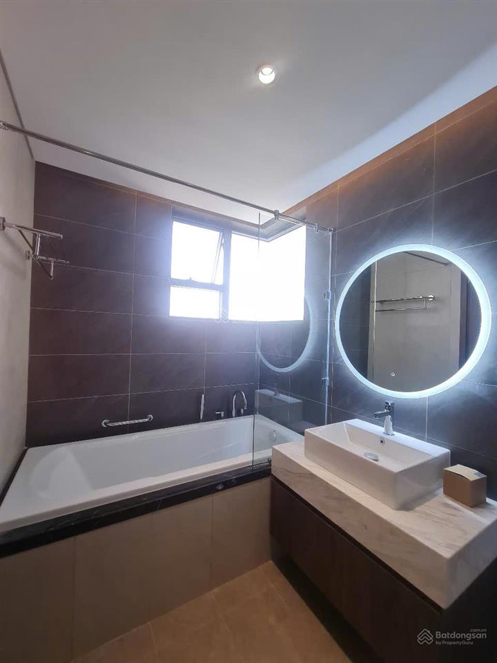 Cho thuê căn góc diamond brilliant 142m²  3pn+1 cao cấp  view công viên  giá chỉ 27tr full nt