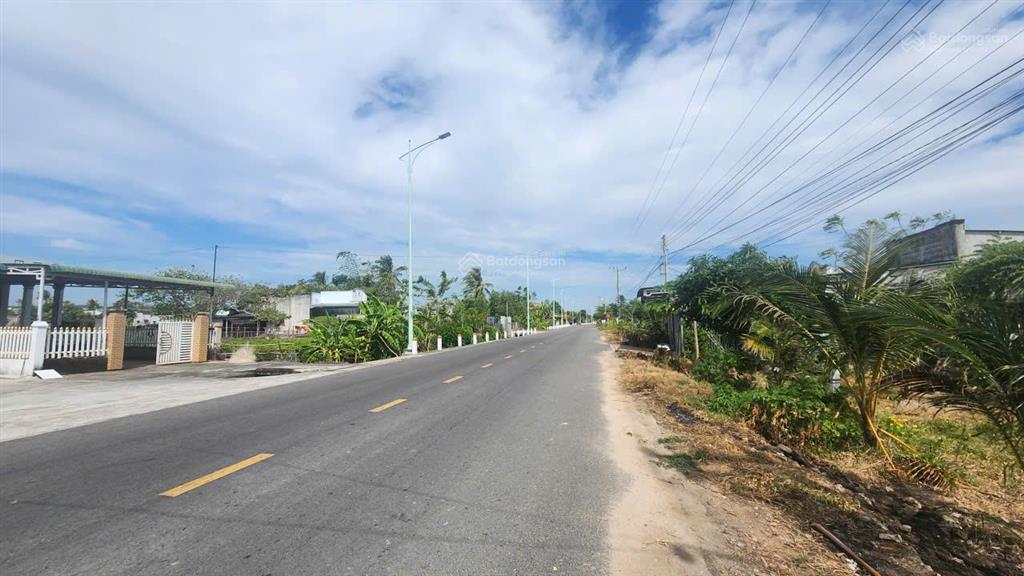 5x28(140m2) full thổ, đường nhựa ngô tất tố, gần biển cam bình, giá tốt