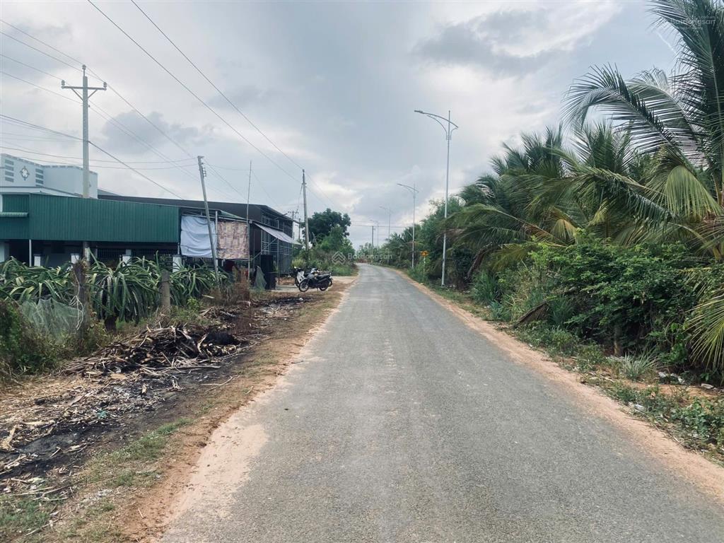 10x82m (1136m2) 290m2 thổ, đường nhựa gần biển giá tốt, tân tiến la gi