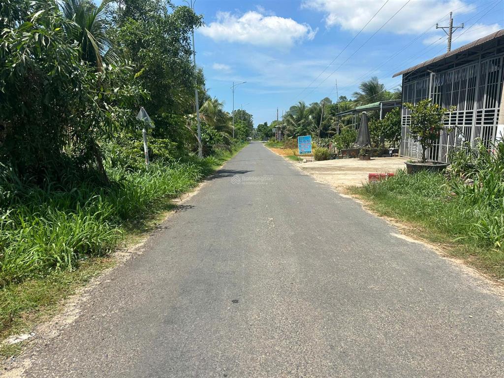 Bán nhà 13x82m (1374m2) nhựa đinh công tráng, gần biển, giá tốt nhà đẹp