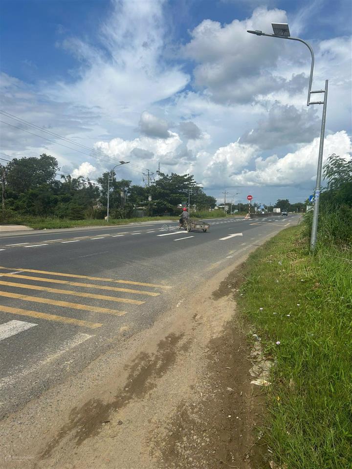 Nhà ngộp 6x66 (396m2) ql1a hàm tân giá siêu rẻ chỉ 1,3 tỷ