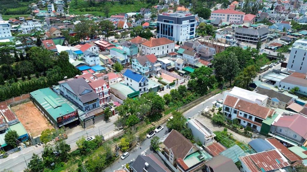 Cần bán đất mặt tiền trần quý cáp  376m2  24 tỷ tlcc