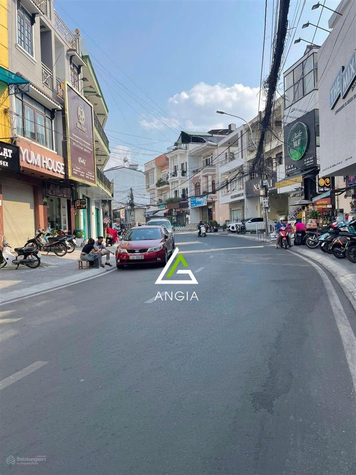 Nhà mặt tiền đường nguyễn văn trỗi  192m2 mt 7.8m  sổ hồng  33 tỷ tlcc