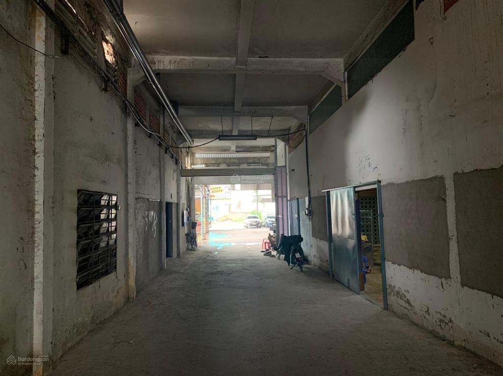 Cho thuê mặt bằng, mặt tiền đường hậu giang, diện tích 2500m2