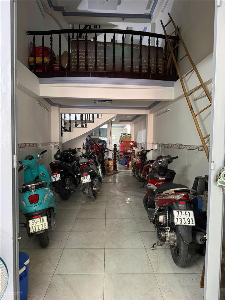 Cần bán nhà mặt tiền đường hậu giang diện tích 93,1m2, diện tích sàn 297,3m2