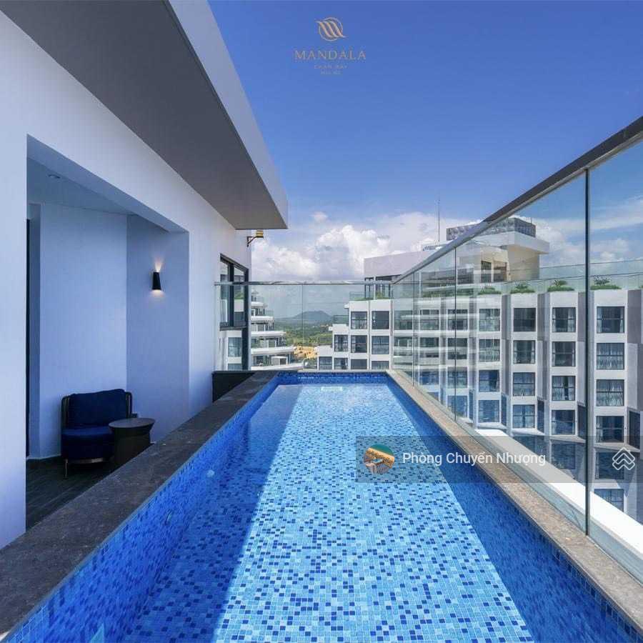 Bán căn sky villa 2pn có hồ bơi + sân vườn riêng (87m2)  tòa ruby sát biển  giá 3,7 tỷ full nt