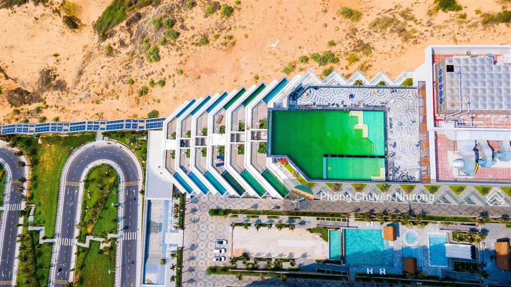 Bán căn sky villa 2pn có hồ bơi + sân vườn riêng (87m2)  tòa ruby sát biển  giá 3,7 tỷ full nt