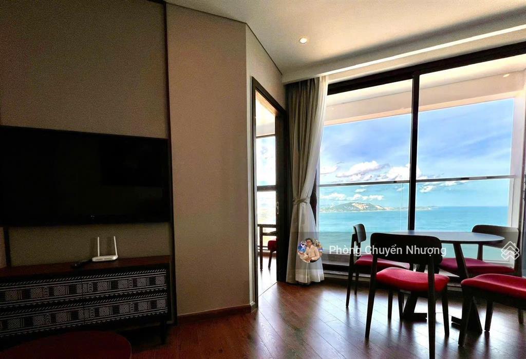 Ngộp tiền  cần bán căn 2pn (54m2) tòa diamond trực diện biển  full nội thất  giá chỉ 1 tỷ 950tr