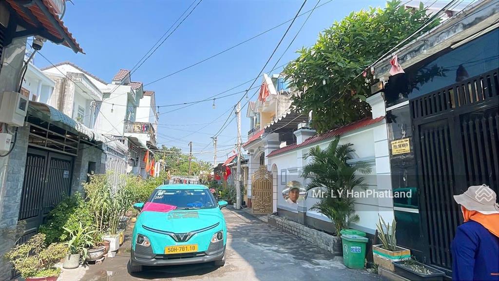 Bán biệt thự view đẹp tại thạnh lộc 37, quận 12, hcm, giá 16,5 tỷ, 243,7m2