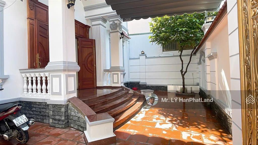 Bán biệt thự view đẹp tại thạnh lộc 37, quận 12, hcm, giá 16,5 tỷ, 243,7m2