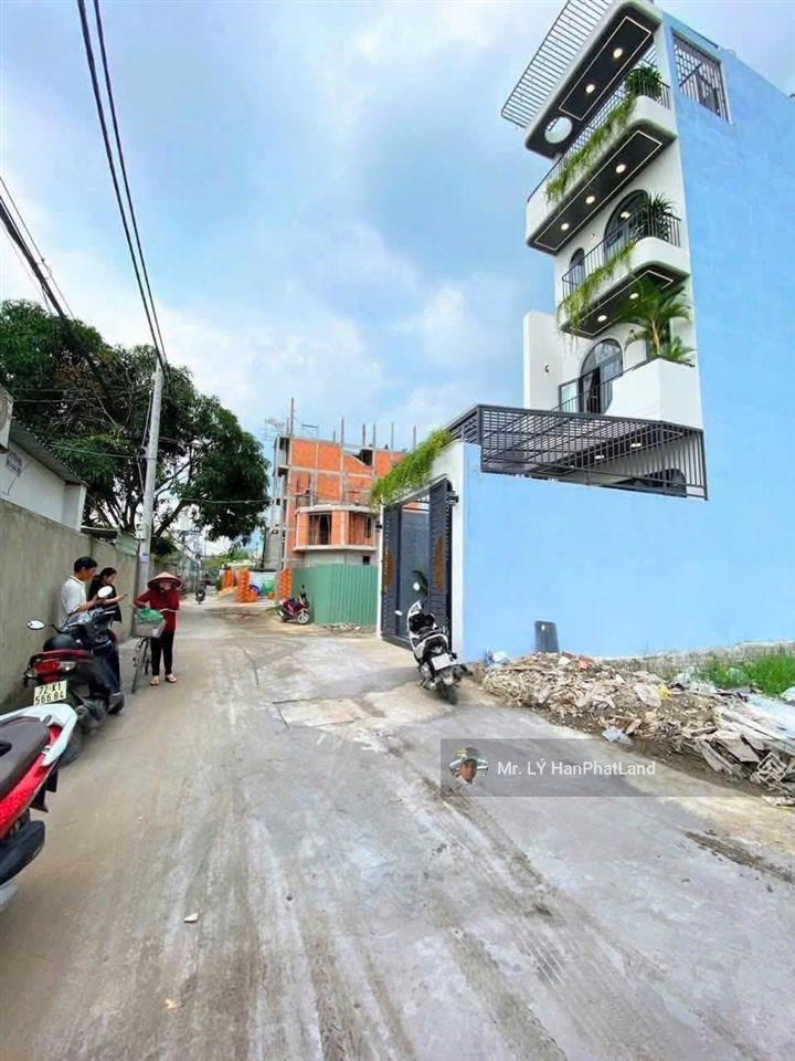 Nhà riêng ngay ngã tư ga thông 4pn + 6wc,4x19m = 76m2 giá 7,6 tỷ