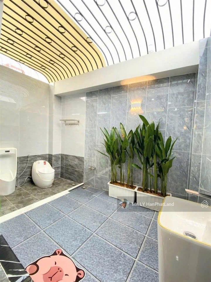 Nhà riêng ngay ngã tư ga thông 4pn + 6wc,4x19m = 76m2 giá 7,6 tỷ