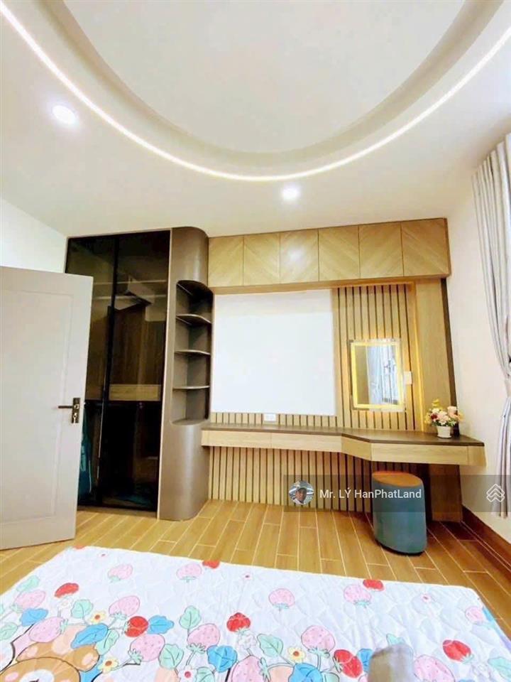 Nhà riêng ngay ngã tư ga thông 4pn + 6wc,4x19m = 76m2 giá 7,6 tỷ