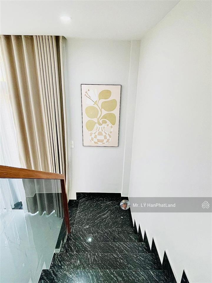 Chỉ 6,1 tỷ dt 4x13m xây 2 lầu gần sông sg mát mẻ quanh năm