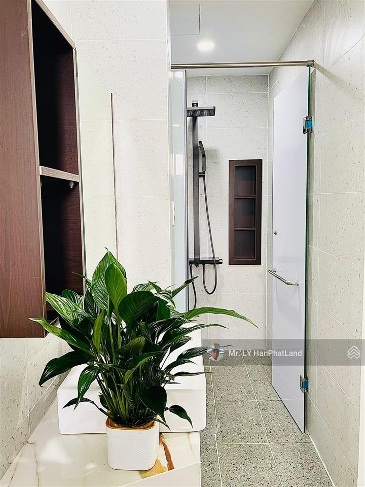 Chỉ 6,1 tỷ dt 4x13m xây 2 lầu gần sông sg mát mẻ quanh năm