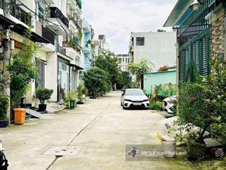 Nhà 3 lầu 7,55m x 19m full thổ cư tại tx22, q12
giá bán 8,3 tỷ thương lượng nhẹ