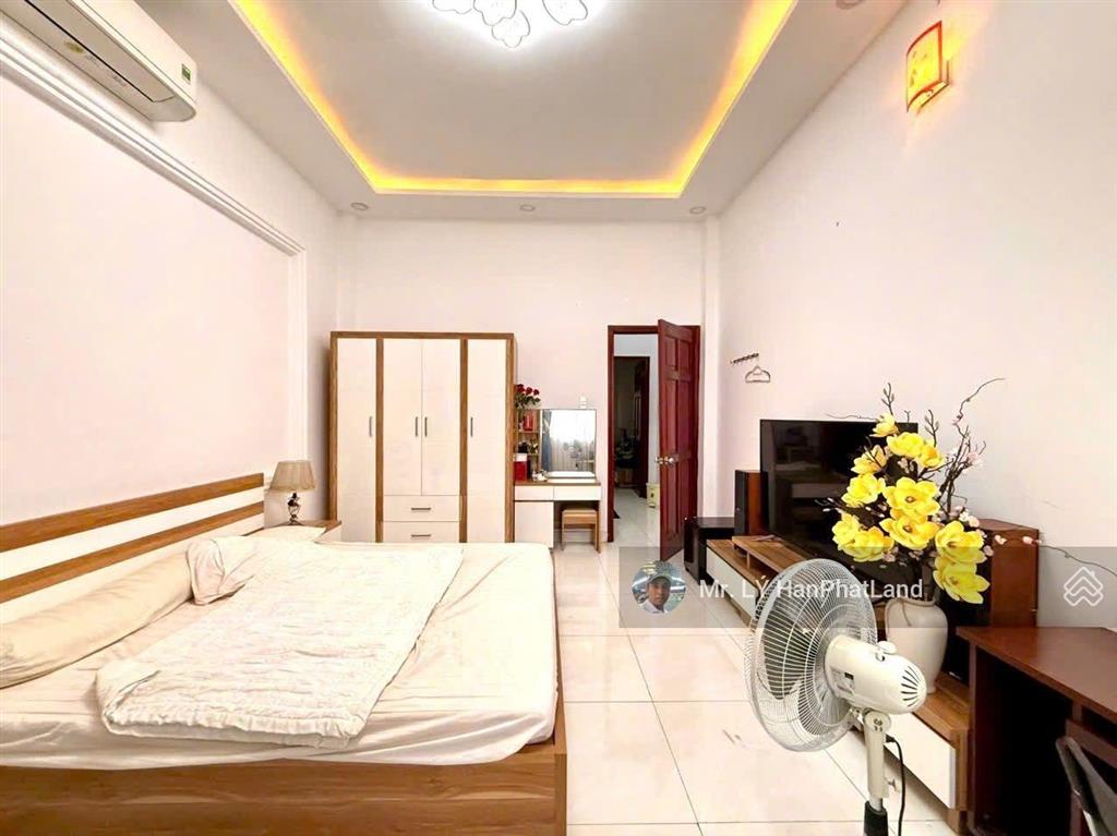 Nhà đẹp 4x15,5m thạnh lộc 16 ngã tư ga q 12
giá tốt chỉ 5,2 tỷ qua gv 3 phút