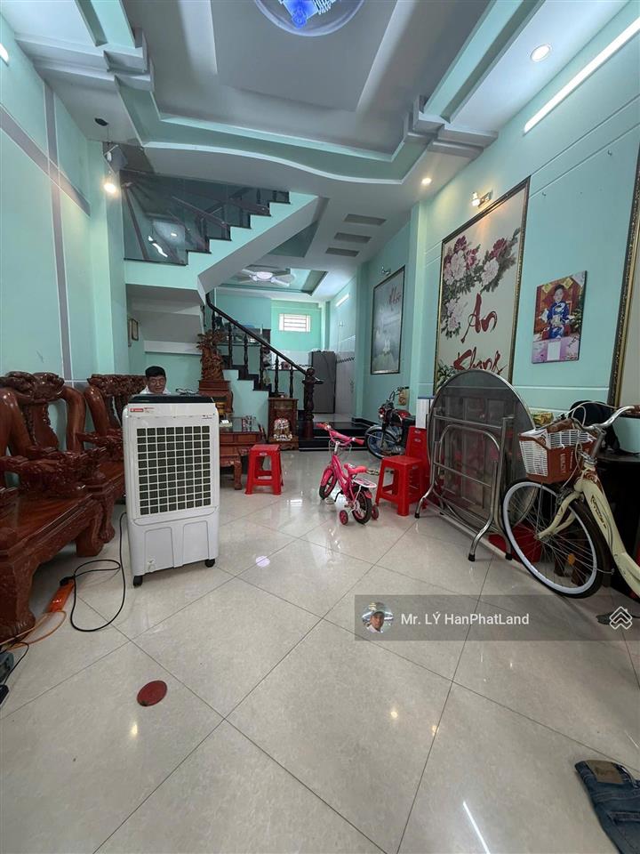 Nhà đẹp ngay ngã tư ga 4x13m, 2 lầu, 4pn chỉ 5.25 tỷ vị trí cực thuận tiện ngay ngã tư ga