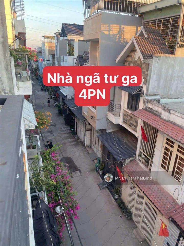 Nhà đẹp ngay ngã tư ga 4x13m, 2 lầu, 4pn chỉ 5.25 tỷ vị trí cực thuận tiện ngay ngã tư ga