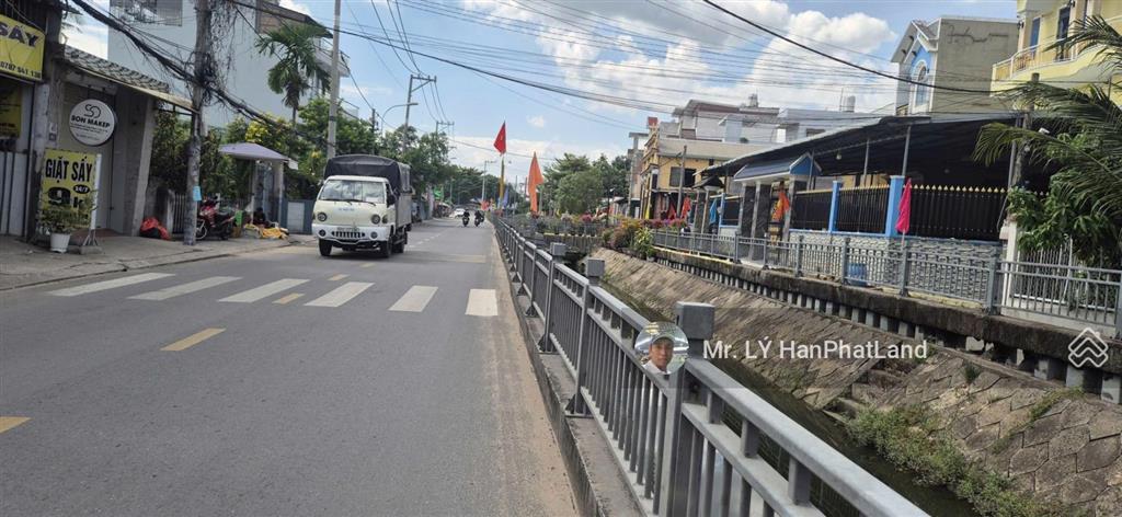 6x23m chỉ còn 6,7 tỷ, giảm 500 triệu nhà cấp 4 mặt tiền kdbb đa ngành, ngay ngã tư ga có giá đầu tư