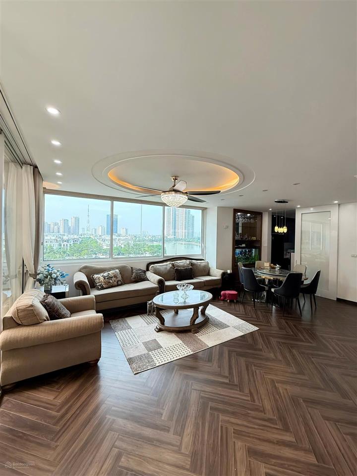 Chính chủ bán căn 3 ngủ 144m2 tại thăng long number one tòa a, ntcb, ban công tây nam, sổ đỏ