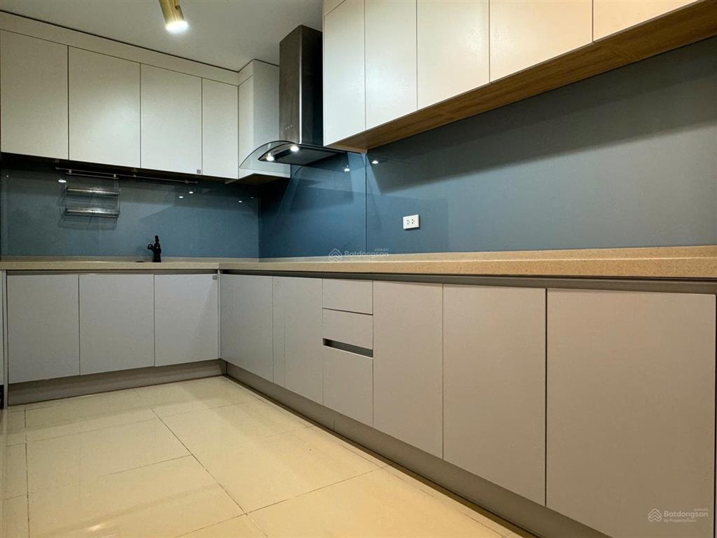 Chính chủ bán căn 3 ngủ, 114m2 tại dự án golden land tòa c, ntcb, ban công đông nam, sổ đỏ