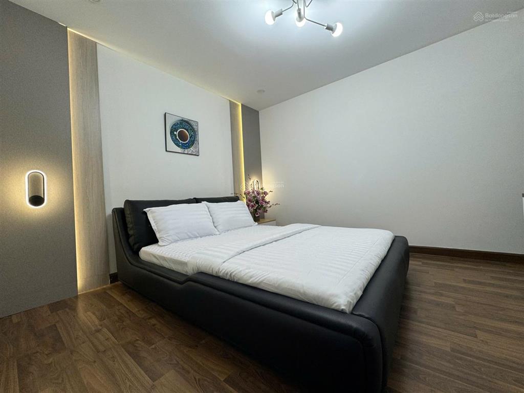 Chính chủ bán căn 3 ngủ, 114m2 tại dự án golden land tòa c, ntcb, ban công đông nam, sổ đỏ